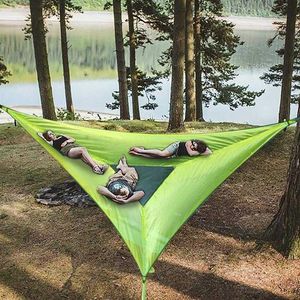 Hängmattor Portable Hammock Multifunktionell triangel Aerial Mat för utomhus campingträd tält Multi -person Sleep Pad J230302242P