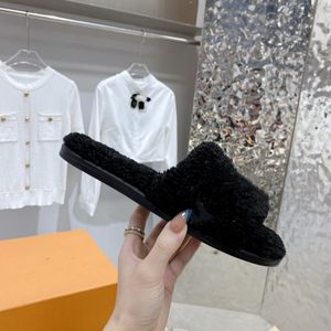 Luxury women's sandals, slippers, winter noble leather and fur integrated lamb hair, winter women's shoes, hotel shoes, fashionable sandals, slippers