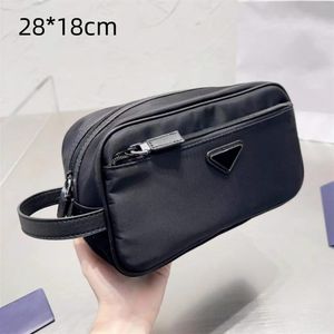 Designer de maquiagem saco de cosméticos saco de higiene pessoal compõem bolsas de lavagem bolsa de nylon triângulo pequeno com alça mulher homens 5a 2023239z