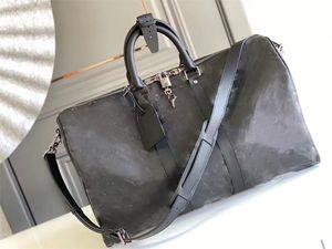 Utomhuspåsar Keepall 45 Luxury stor kapacitet Duffle -kedjekedjor Trycktränder Letter Soft Single Oversize Designer Bagage Bag M40569 45x27x20cm