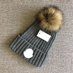 Ull vinterdesigner stickad mössa hatt kvinnor chunky stickad tjock kvinna beanie vindtät vindtät elastisk kvinna baskerbasker solid jul bomullshatt