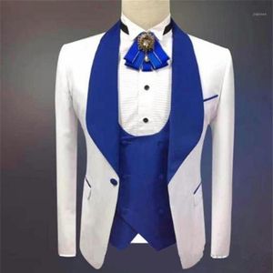 2020新規到着ホワイトワンボタングルームマンロイヤルブルーショールラペルグルームタキシードス男性スーツ