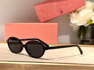 Solglasögon för kvinnor och män Designers 04Z Style Anti-ultraviolet Retro Plate Full Frame Glasses Random Box