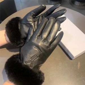 Зимние дизайнерские кожаные перчатки для женщин, модные женские роскошные варежки с сенсорным экраном, мужские перчатки, теплые варежки kaleen-12 CXG9121