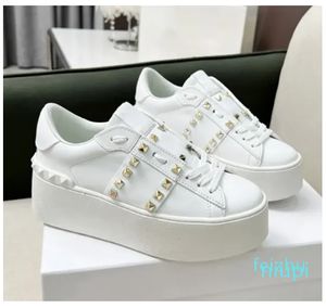 Flatform Sneaker Band med Studs Shoes For Women White Leather Thick Bottom Spikes Trainers Fashion Casual