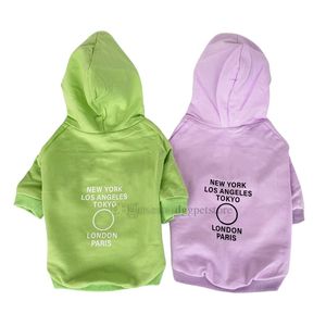 Designer Dog Clothes Brand Dog Abbigliamento con cappuccio per cani in cotone con la lettera classica per cani morbida con cappuccio, abiti da cane elastico autunno inverno con cappello verde 833