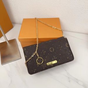 The latest chain bag fashion shoulder bag inside suede cross-body bag exquisite packaging