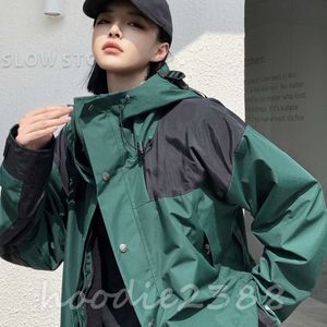 1990 Classic Hardshell Jacket Outdoor Sports Ski Rain Jacket Couples Hooded Coat, både män och kvinnor, Casual Sports Coat, Jacket Sport Coat in Waterproof Fabric