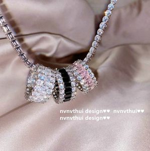 Anéis de alta qualidade Full Star 925 prata esterlina anel de diamante banhado a ouro 18k anel de princesa com ponta preta esmeralda rock anel de açúcar f