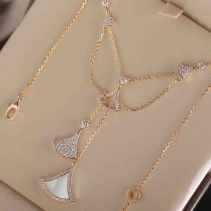 2023 Luxury quality Charm pendant necklace with diamond and nature shell beads fan shape design have box stamp PS4465A
