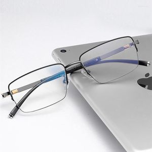 Solglasögon Frames 2023 Ultralight Personlighet Pure Titanium Fashion Half-Frame Business Glasses Varumärkesdesign Män och kvinnors glasögonram