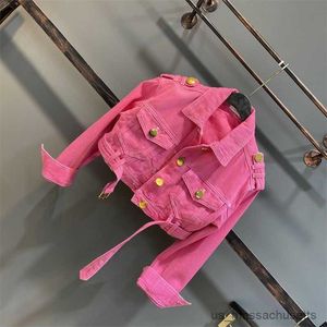 Куртки от 2 до 15 лет, розовые детские куртки для маленьких девочек, осенние цвета с металлическими пуговицами, детская мода, короткое пальто для девочек-подростков, одежда R230912