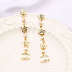 Gold plisted Designer Letters Dangle Stud Long Earring Sier Crystal Geometryczna marka Kobiet Party Wedding Party Akcesoria na przyjęcie weselne