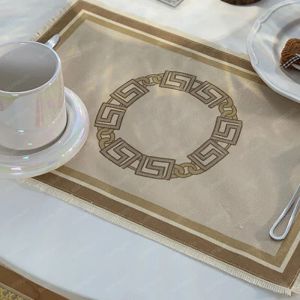Retro pamuk ve keten restoran masa paspas tasarımcısı lüksler kumaş taklit su dekoratif paspaslar antifuring portre masa örtüsü 43x29cm