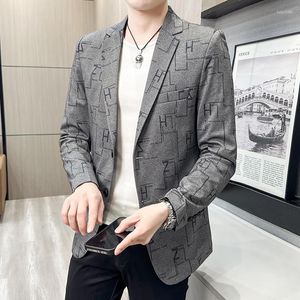 Abiti da uomo Moda Versione coreana di Gentiluomo casual Cento lettere abbinate Giacca da matrimonio elegante e sottile in stile italiano