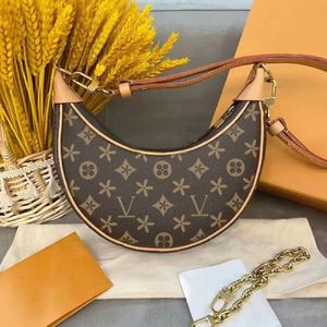 5AA Borsa ad anello Borse per croissant Borsa a tracolla hobo Borsa di design Borsa M81098 mezza luna Borsa da donna di lusso baguette sotto le ascelle Borsa sottoascellare Collezione Metal Chain