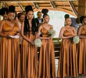 2023 Brown Bridesmaid Dresses Spaghetti Golvlängd Sydafrika Bröllopsgäst Evening Party Gowns Maif of Honor Dress Plus Size Billiga