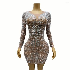 Bühnenkleidung Sparkly AB Rhinestones Nude Shining Dress Hochzeit Geburtstag Transparent Mesh Kostüm Abend Sexy Kleider Tenghua