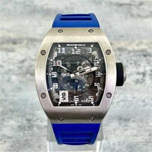 richarmilles自動機械式時計機械式豪華な腕時計スイスメンズウォッチメンズシリーズ010チタンメタルバレルタイプホローアウトダイヤル