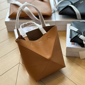Дизайнерская сумка для сумки складки складывание женской сумки для плеча j последняя модная женская тотация мягкая кожаная черно -зеленая коричневая сумка для модных сумков для модного купа