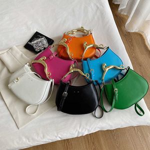 Lanv Shoulder Bags Gold Handle Fashion Bag Women's New Trend Moon Bag Popular Leisure Luxury Crossbody Bagd Designer Handbag