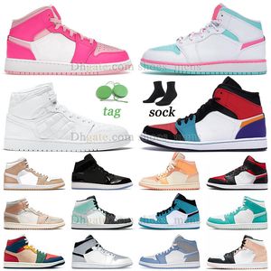 Jump Man 1 mids Multicolor Basketball Shoes Mense Womens Jumpman 1s Mid Arctic Orange Digital Fierce Pink Triple White Green Soar Space Jam Ice Blue Unc Diamond Sneaker