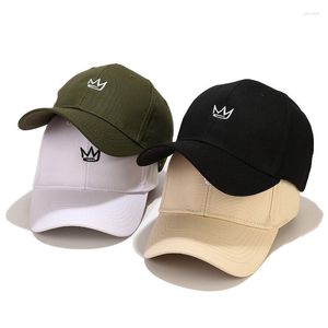 Bollmössor 2023 Crown Brodered Baseball Cap Cotton Retro Leisure Men Women Outdoor Travel Par Hat Unisex Solid Color Football