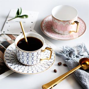 European Luxury Coffee Cups & Saucers Porcelain Royal Exquisite British Afternoon Tea Cup Set Fashion Cafe Mug for Gift260s