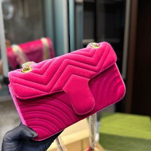 Borsa a catena in velluto Borsa di design trapuntata Borse a tracolla a tracolla Borsa da pranzo di lusso Borsa con patta a forma di cuore Borsa da donna di alta qualità Borsa a mano Lettera Hardware Hasp