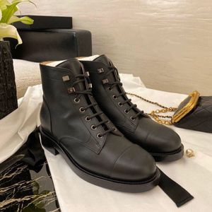 Lyxvarumärke Kvinnor Ankel Half Boots Martin Winter Paris Cow Leather Lace Up Shoes Storlek 35-40