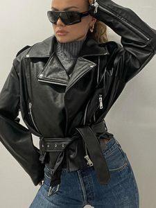 여성용 가죽 가짜 여성 단단한 긴 소매 캐주얼 스트리트웨어 통근 코트 턴 다운 칼라 벨트 지퍼 여성 PU 재킷