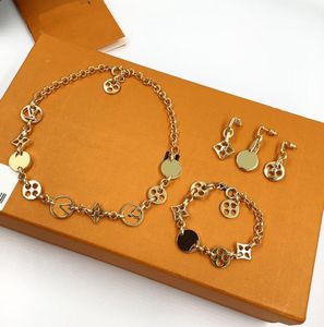 Luxo jóias designer colar correntes acessórios incluem pulseira anéis pingente de ouro colares para mulheres tipo clássico 22112304727292
