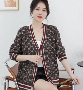 Women's Sweaters V-neck Twist Knitted Cardigan Sweater Coat Ladies Solid Outwear Coat Designer Clothes Tops