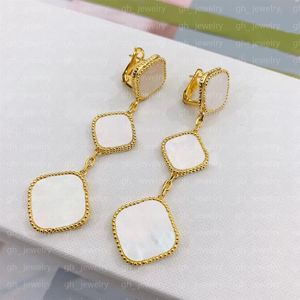 Klassisk fyra bladklöver charm örhängen 18k guld mode hängen lyxiga designer örhänge kvinnor bröllop gåvor smycken hög kvalitet259i