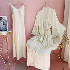 Kvinnors sömnkläder Kvinna Long Robe Nightgown Set Sexig spets trim Suspender Nightdress Spring Summer Casual Satin Home Dress Bathrobe 230912