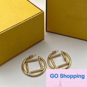 Neue Buchstaben runde Ringohrringe Hong Kong-Stil Schlichte und elegante Nische hochwertige Silbernadel Anti-Allergie