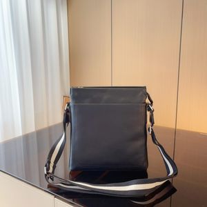 حقيبة Crossbody ، أسلوب عصري ومتعدد الاستخدامات ، بغض النظر عن الفئة العمرية