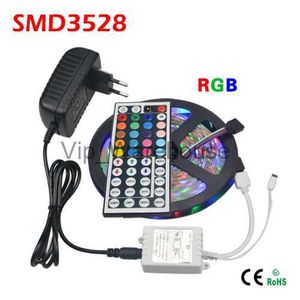 Paski LED 5M RGB 3528 SMD Elastyczne paski LED 60LEDS / M z 44Key IR Pilot Controller i DC 12V 3A Adapter zasilający Dekoracja domu HKD230912