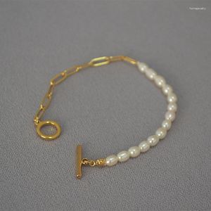 Länkarmband Elegant kvinnors armband med delikat sötvatten risformade pärlor Gyllene pappersklippkedja Enkelt och elegant spänne
