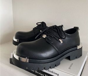 Nowe czarne mokasyny dla mężczyzn patent skórzany okrągłe palce ślubu formalne męskie buty biznesowe dla chłopców na imprezę buty