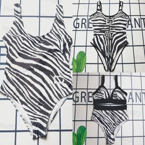 Maiô estampado com listras zebra, roupa de banho feminina para o verão, sem costas, peça única, roupas de praia com acolchoamento