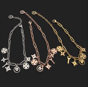 New designed Titanium Steel Jewelry V Letter Four Leaf Flower Secondary Color Long Necklace Secondary Color Bracelet fashion Designer Jewelry LVdd