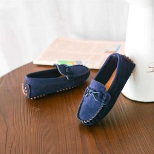 Barn läderskor baby casual skor flickor loafers alla storlekar 21-35 pojkar slip-on mjuk andas sportskor flickor fest sneakers x229h