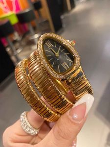 Luxuy Woman Hediye 32mm Elmas Çerçevesi Hareketi Boyutu Kadın Saati Çift Surround Serpent Şeklinde Kuvars Hareketi