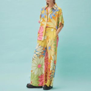 Conjunto de calças de manga curta de seda com estampa floral amarela feminina de designer australiano