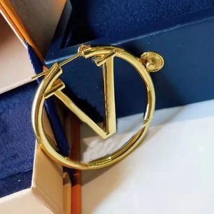 Designerörhängen Fashion Gold Hoop örhängen för Lady Women Party Stud Earring Earring Nya bröllopälskare Giftengagemang Lyxiga smycken för brud