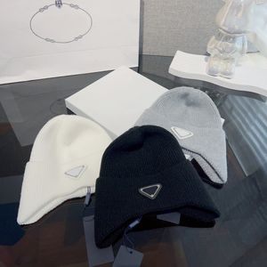 Cappelli firmati Berretto da uomo e da donna autunno/inverno cappello termico lavorato a maglia berretto da sci di marca Cappello scozzese di alta qualità con teschio Berretto caldo di lusso 215667