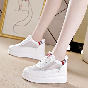 2023 Tendenza Running Shoes Domenica All'interno delle Scarpe Alte Donna Scarpe Rete Nuovo Muffin Fondo Spesso Donna Casual Scarpe Singole Sneakers 35-40