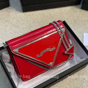 Kvinnors modedesigner Cross Body Shoulder Bags French Retro Personlighet och temperament 2023 Högkvalitativa äkta läder Kvinnor Väskor