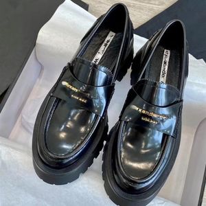 Ale klänningskor kvinnors tjocka sulor svarta läderskor brittisk stil varumärke loafers